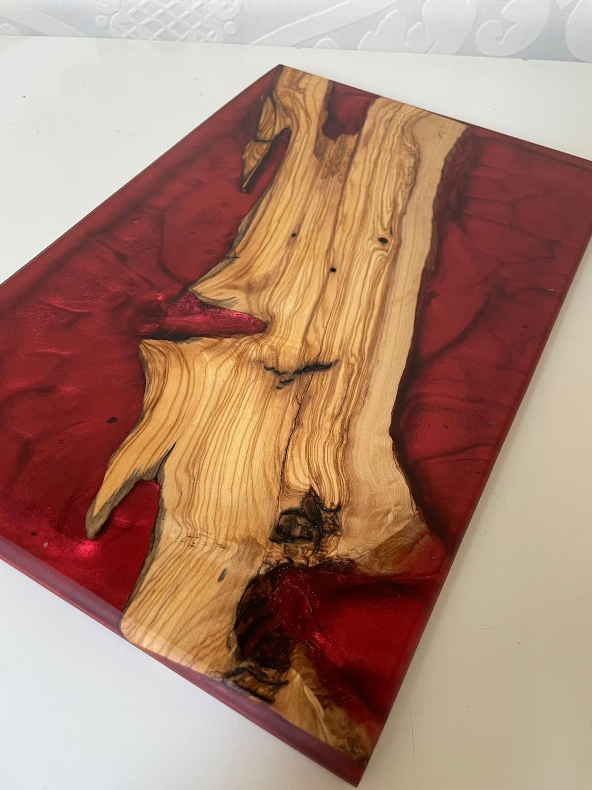 Frühtücksbrettchen Oliven Epoxid Harz Carbon Rot