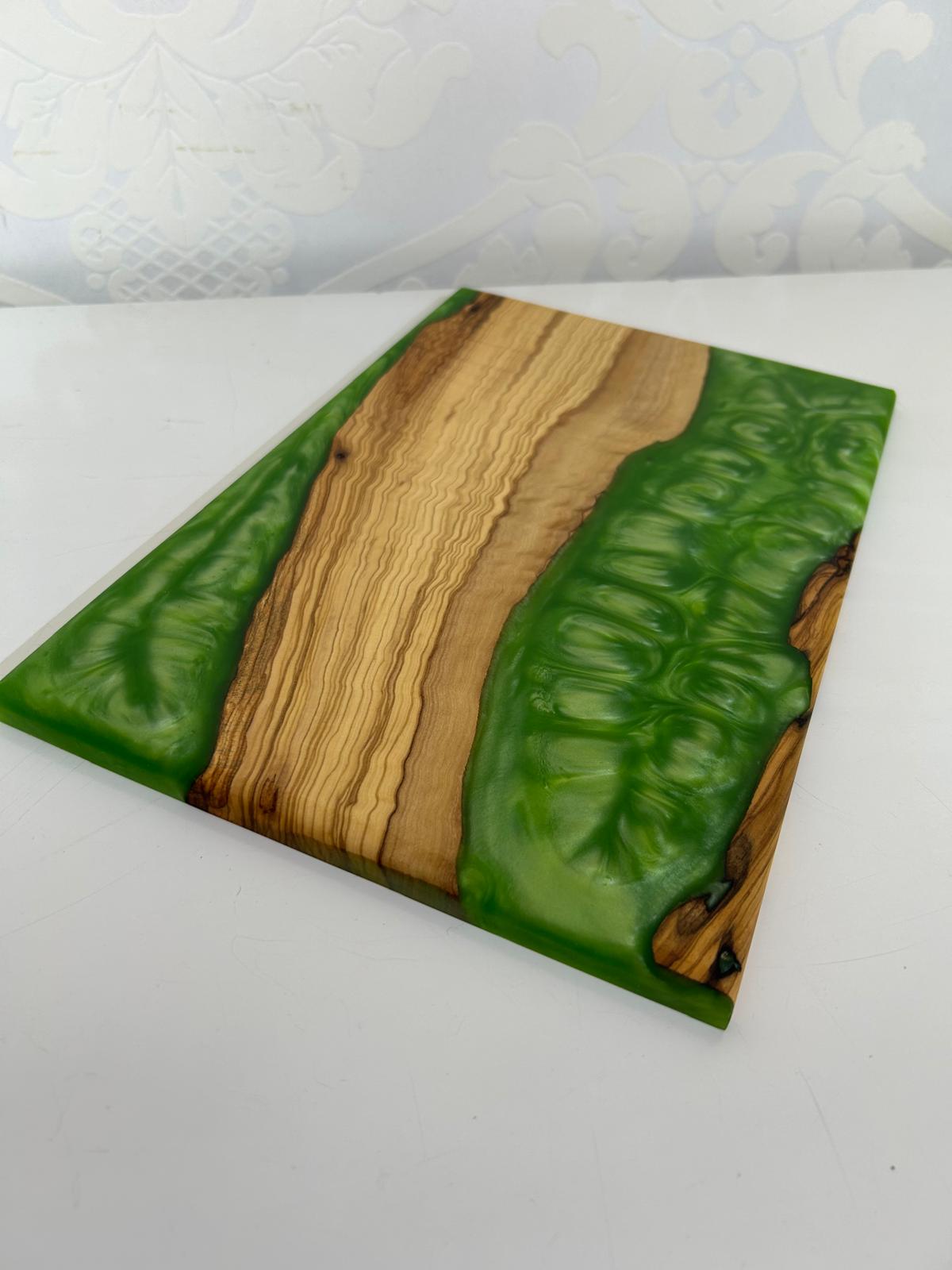 Frühtücksbrettchen Oliven Epoxid Harz Jungle Grün