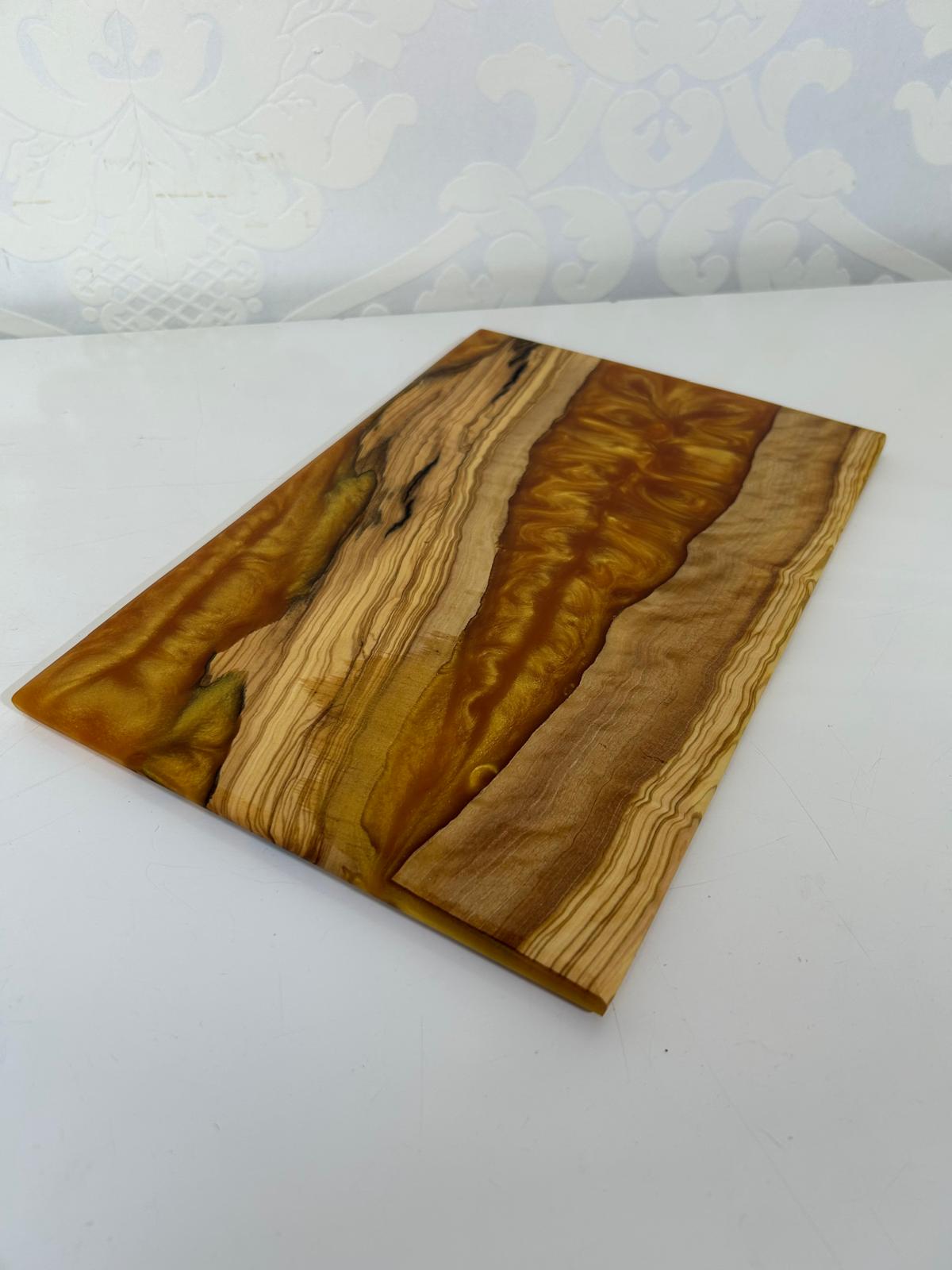 Frühtücksbrettchen Oliven Epoxid Harz Gold