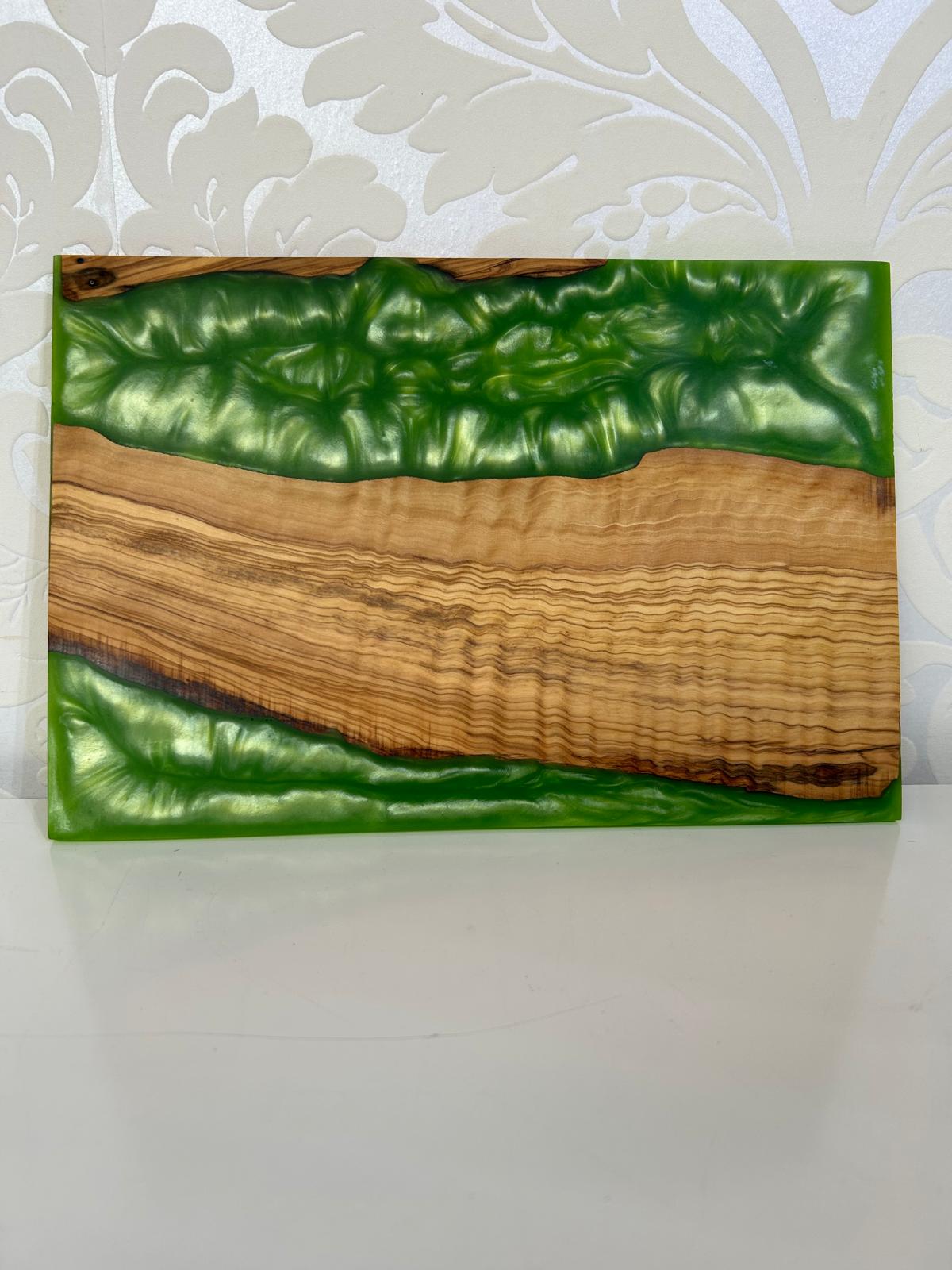 Frühtücksbrettchen Oliven Epoxid Harz Jungle Grün