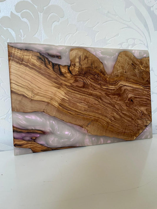 Frühtücksbrettchen Oliven Epoxid Harz Perlmutt Weiß